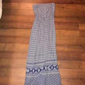 Flattering maxi dress, worn a handful of times